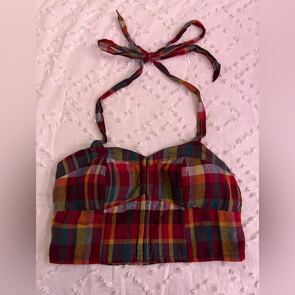 A plaid crop top , a pretty shirt for getting ready for the spring size M.